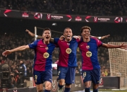 B体育体育官方-欧冠淘汰赛战火重燃，球队们夺冠心切