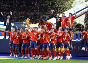 B体育体育竞技-包含欧洲足球职业联赛高能对决，强队实力展现无懈可击的词条