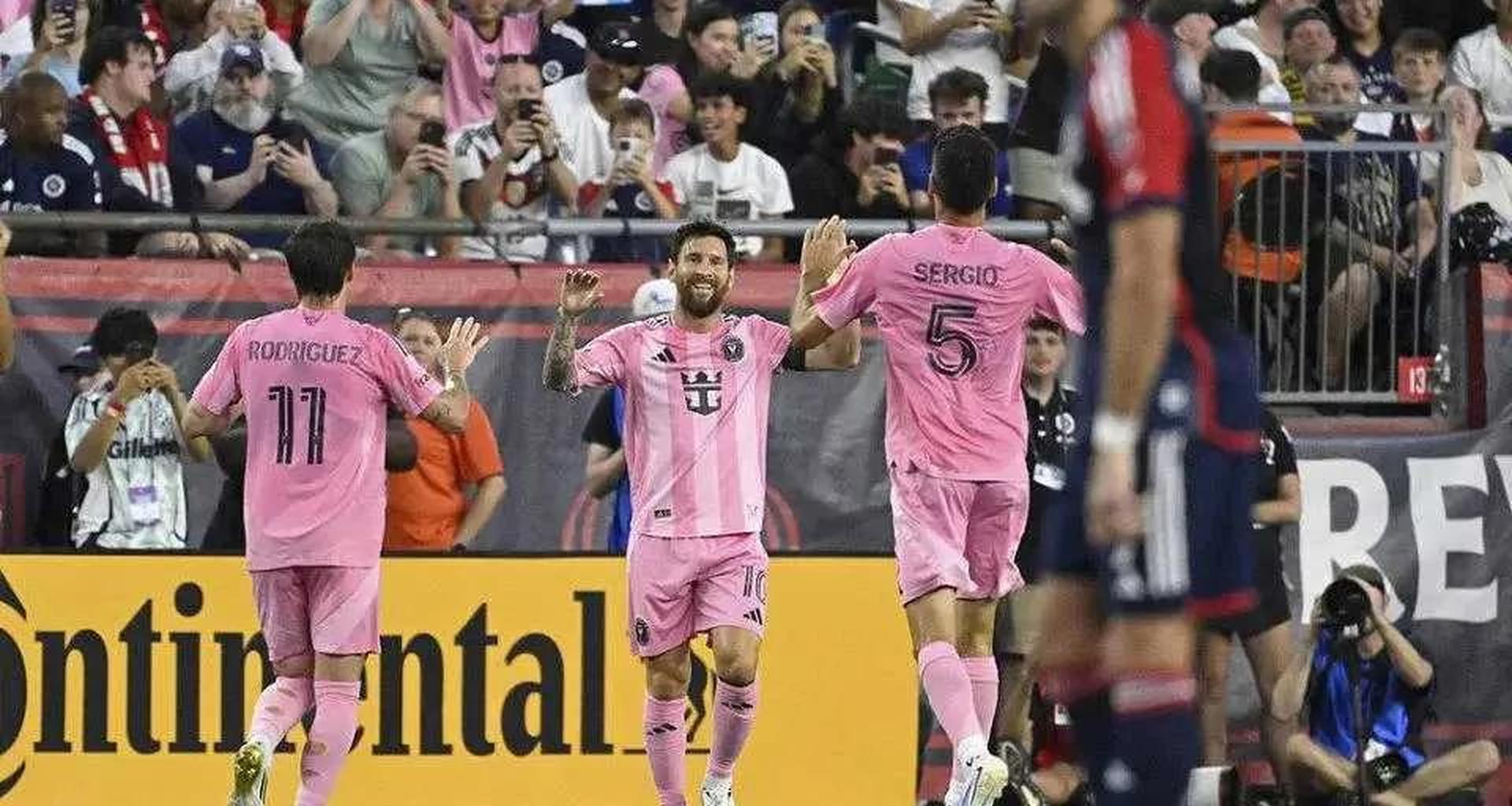 梅西梅开二度,助巴塞罗那赢得比赛 梅西梅开二度,助巴塞罗那赢得比赛