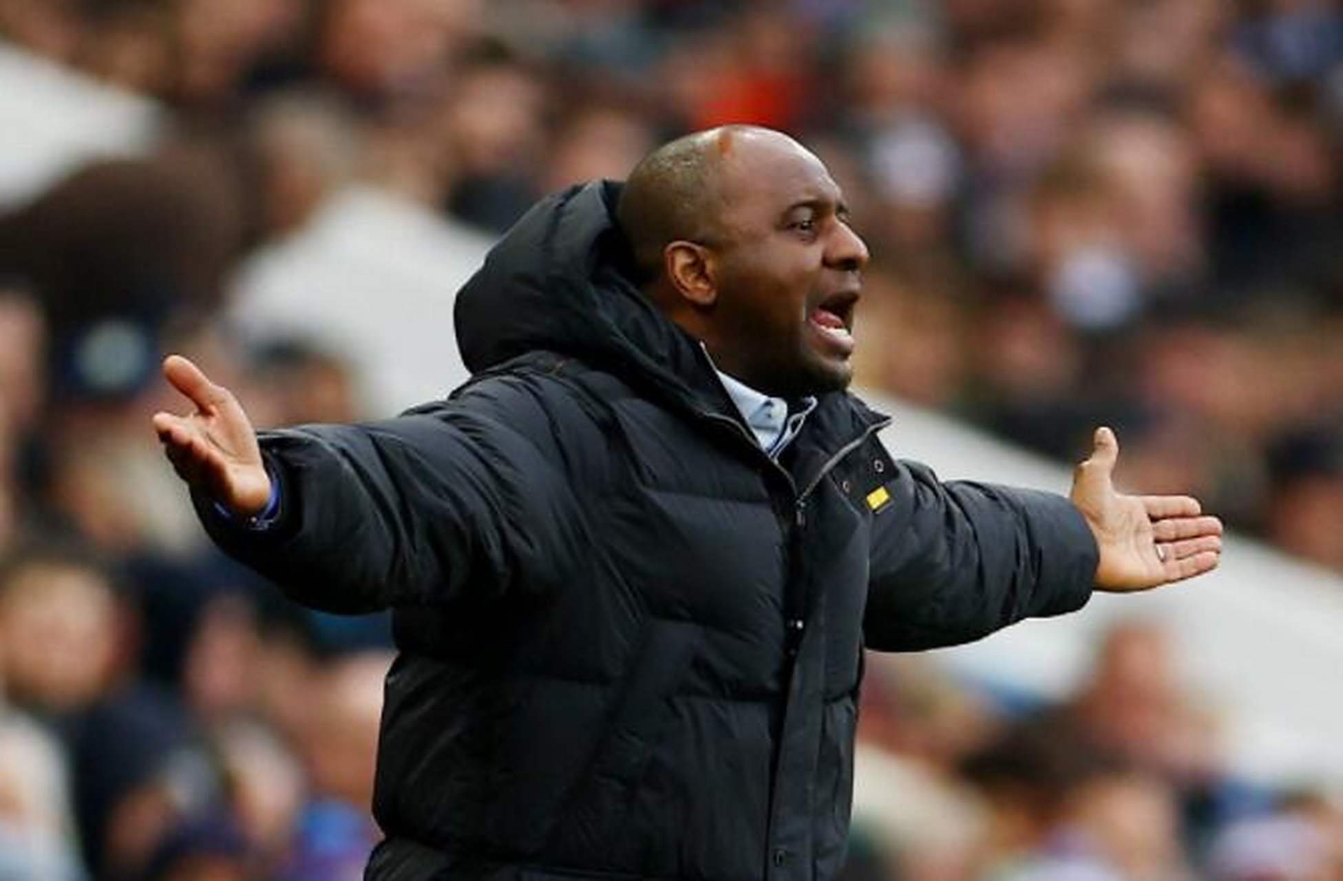 利兹联惊险逃平,保级形势严峻的简单介绍 利兹联惊险逃平,保级形势严峻的简单介绍