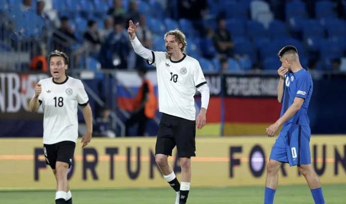 关于瓦尔迪压哨进球,英格兰豪取三分的信息 关于瓦尔迪压哨进球,英格兰豪取三分的信息