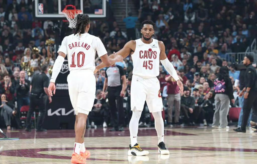 独行侠火力全开,骑士遭遇惨败 独行侠火力全开,骑士遭遇惨败