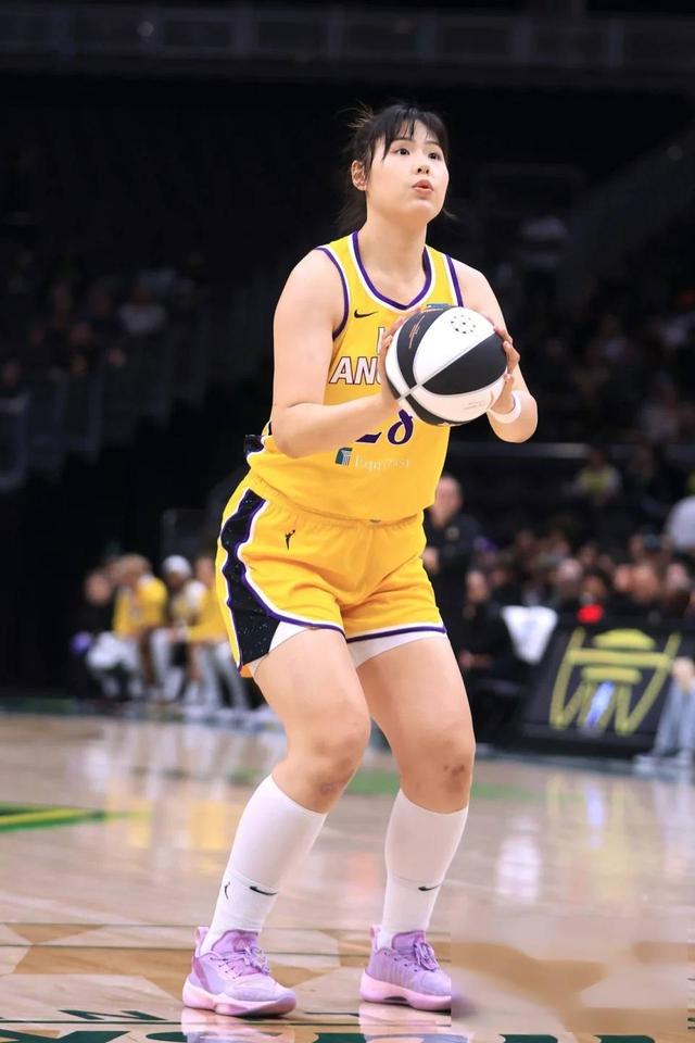 包含球场上绽放的篮球风采迷倒无数球迷的词条 包含球场上绽放的篮球风采迷倒无数球迷的词条