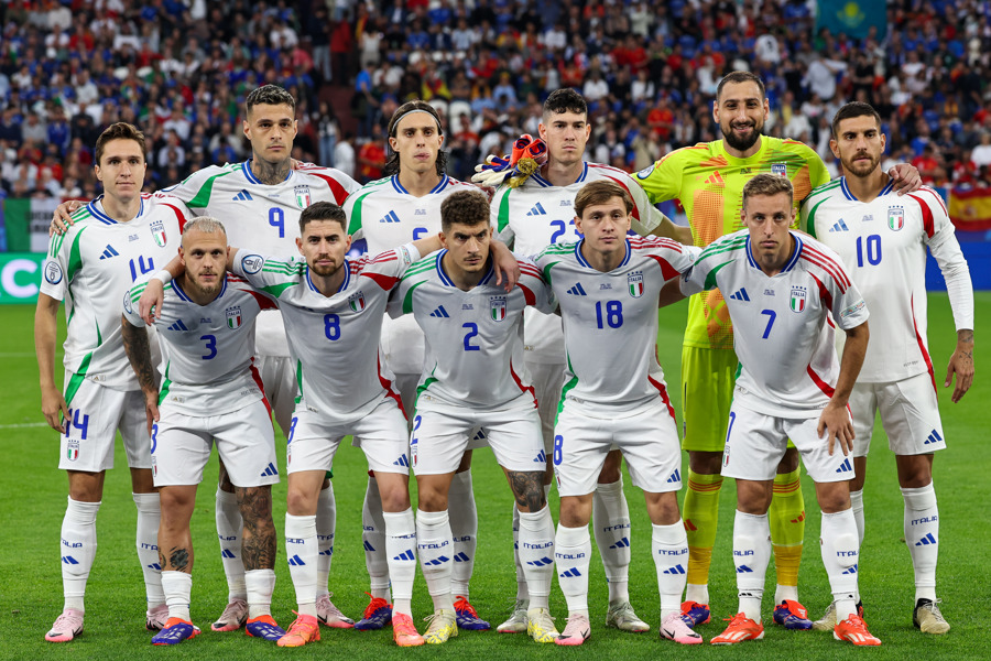 意大利队发挥出色,引领争冠局势 意大利队发挥出色,引领争冠局势