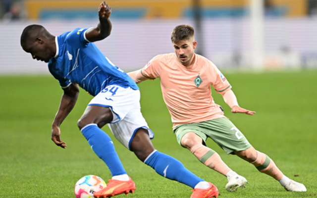 沙尔克客场挫败对手实现翻盘 沙尔克客场挫败对手实现翻盘