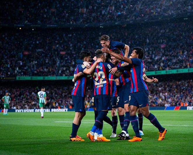 皇马击败巴萨夺得西甲冠军,梅西不敌本泽马的疯狂进球表现的简单介绍 皇马击败巴萨夺得西甲冠军,梅西不敌本泽马的疯狂进球表现的简单介绍