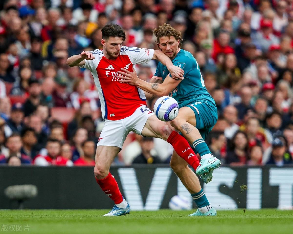 阿森纳掀翻沃尔夫斯堡,笑傲英超 阿森纳掀翻沃尔夫斯堡,笑傲英超