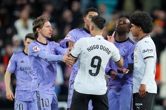 瓦伦西亚主场迎战皇马,欲打破连败 瓦伦西亚主场迎战皇马,欲打破连败