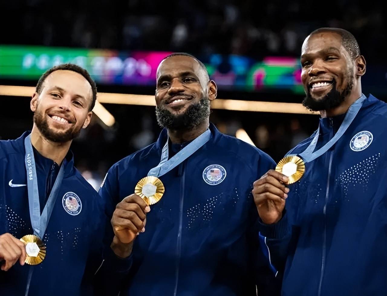 骑士前锋詹姆斯领队队友取得胜利 骑士前锋詹姆斯领队队友取得胜利