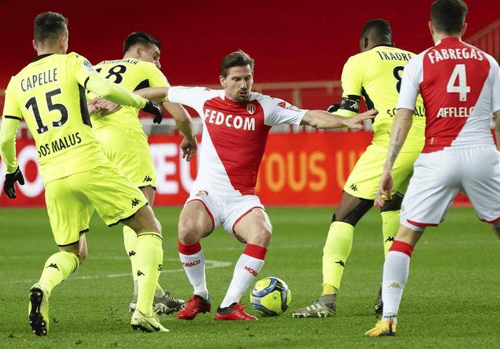 摩纳哥队不敌波尔多，遭遇不利