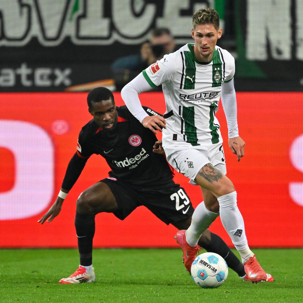 包含门兴格拉德巴赫连续三轮不胜，球队面临保级危机的词条