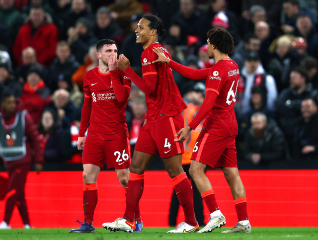 包含利物浦主场大破沃特福德，继续稳坐榜首的词条