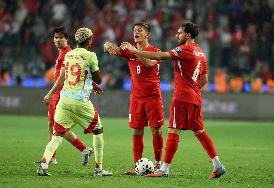 梅西、苏亚雷斯联手,巴萨横扫赫塔费 梅西、苏亚雷斯联手,巴萨横扫赫塔费