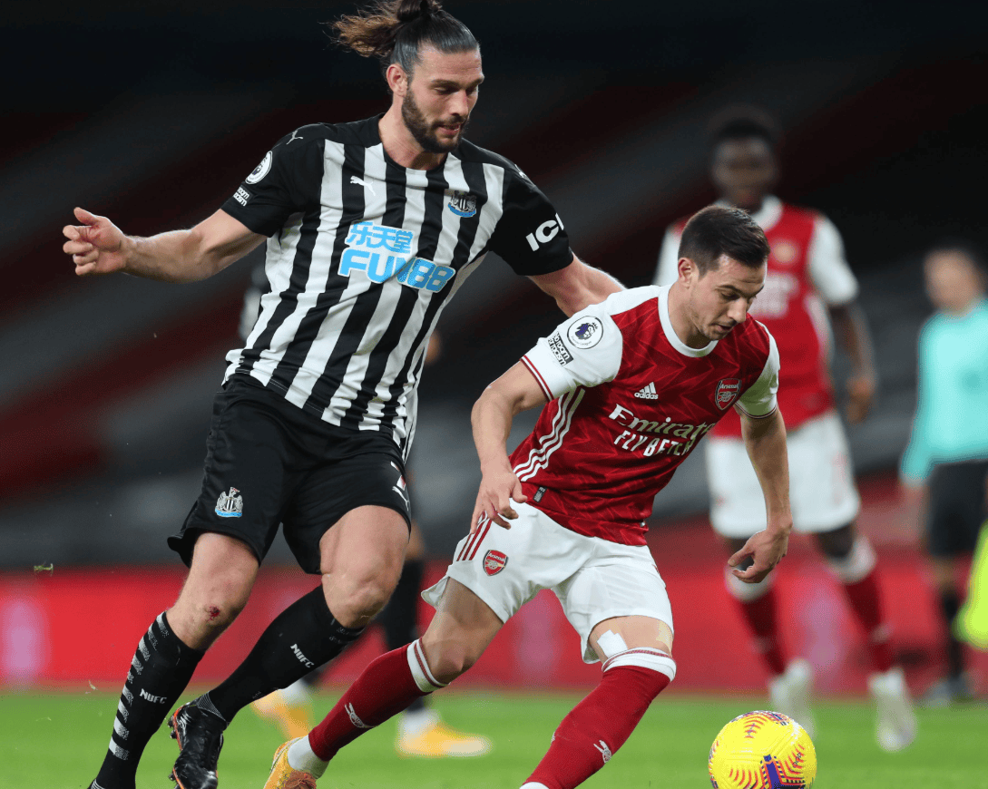 包含利兹联客场逆转击败哈德斯菲尔德，英超前四希望再现的词条